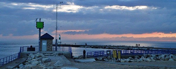 NOAA does Lake Erie have tides?