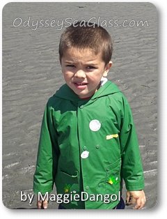 Little helper finding sea glass